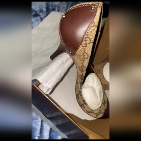 Shoes - Picture 3 of 4